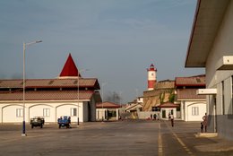 Accra;-Ghana;-Jamestown;-lighthouse;-Jamestown-lighthouse;-Ussher-Fort;-square;-market;-wide-shot;-colonial-architecture;-colonial-heritage;-Gold-Coast;-West-Africa;-Gulf-of-Guinea;-historic-district;-fishing-community;-tricycle;-urban-transport;-documentary-photography;-Kaleidos;-Kaleidos-images;-La-parole-à-limage;-Stories-Pictures;-Tarek-Charara